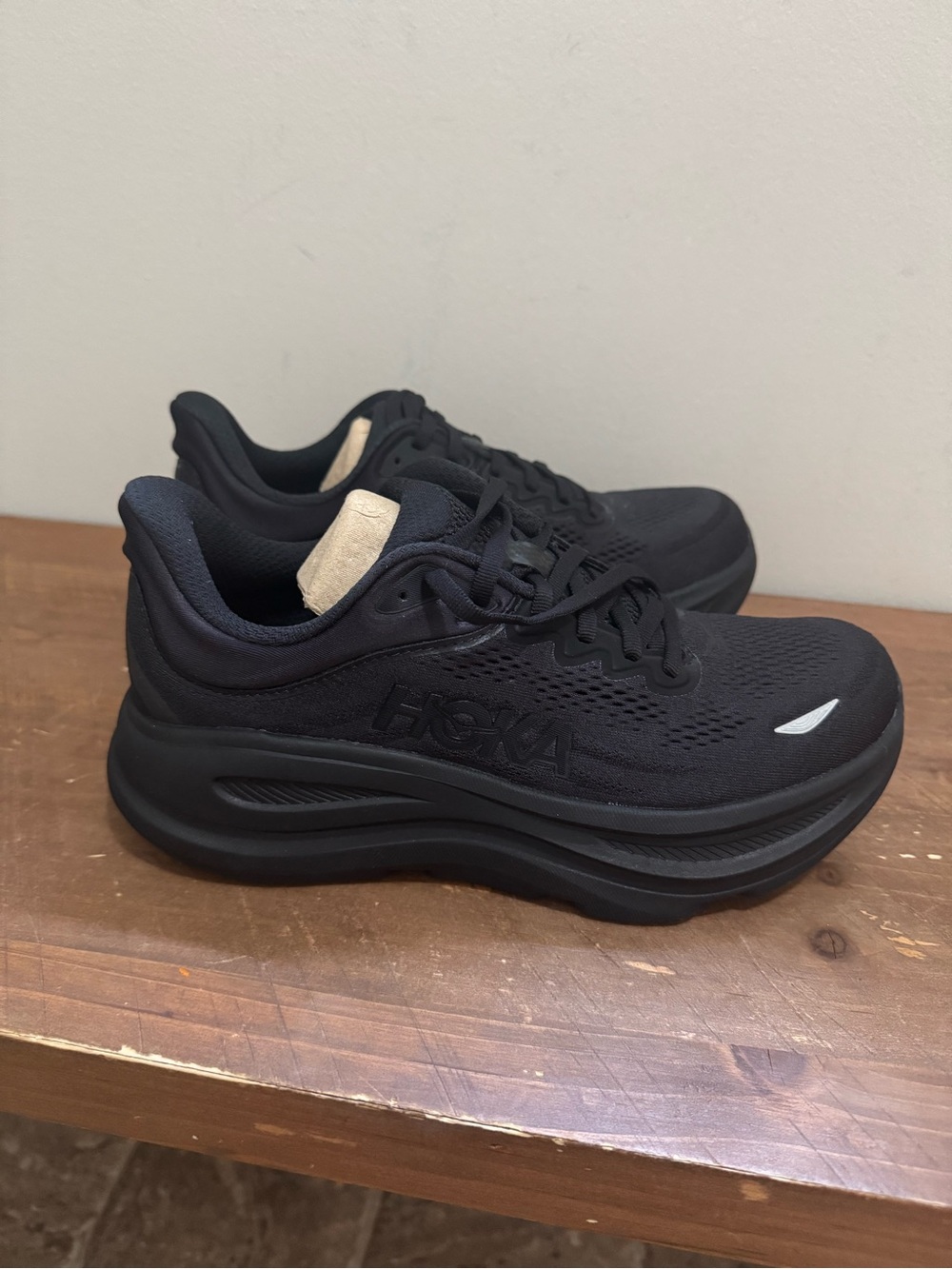 HOKA Bondi Running Shoes Women’s Size 8 NEW